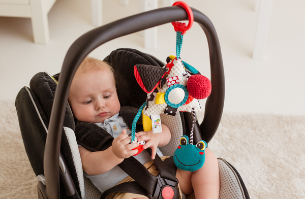 BaliBazoo Grzechotka Zawieszka Kontrastowa Piramidka Krowa